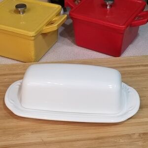 Pfaltzgraff Filigree Stoneware Covered 1/4lb Butter Dish Embossed Scroll…